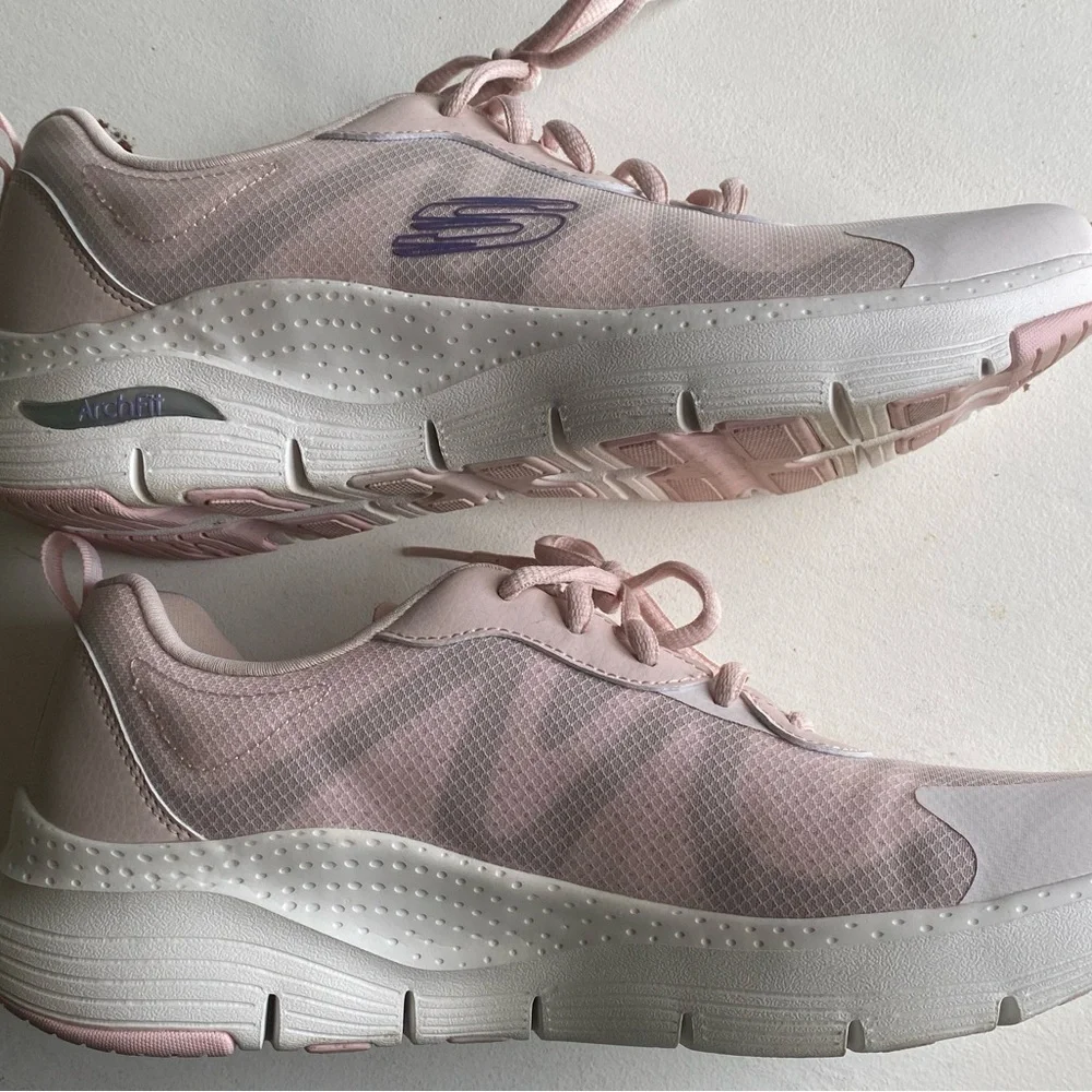 Skechers Pink Minimalist Sneakers for Everyday Comfort - Picture 3 of 8